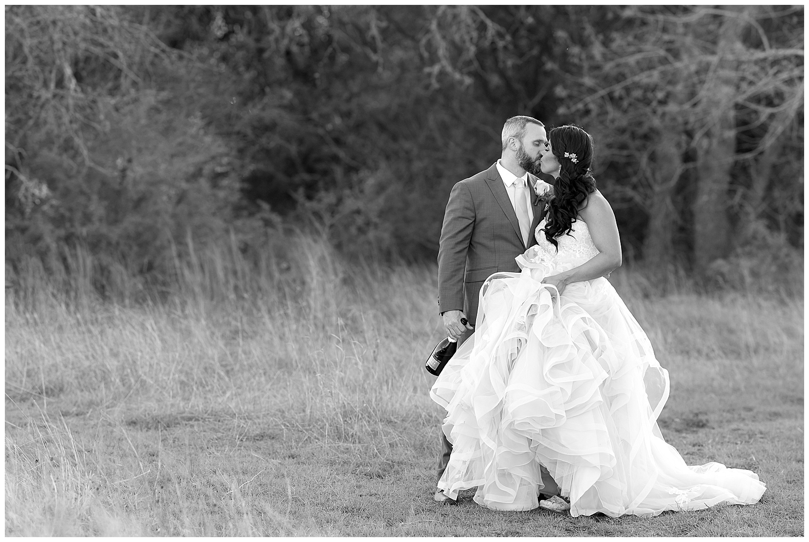 http://hellophotographyaustin.com/wp-content/uploads/2021/04/Greenhouse-Wedding-Austin-Hello-Photography10.jpg