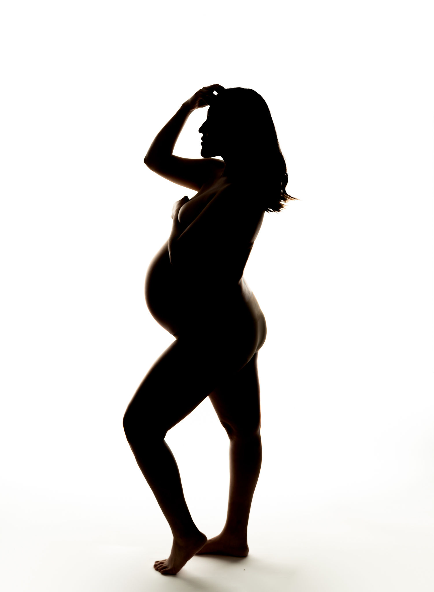 nude maternity photo black and white