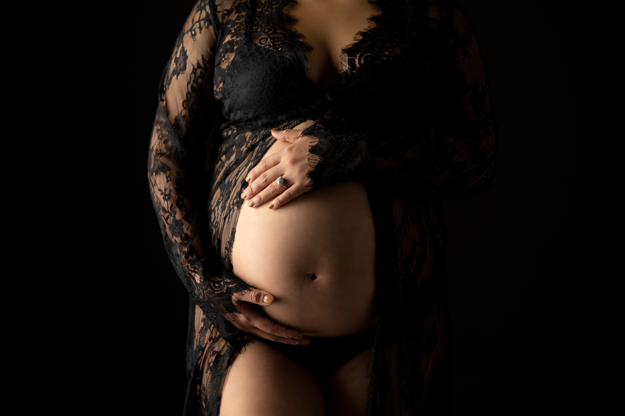 baby belly maternity photo
