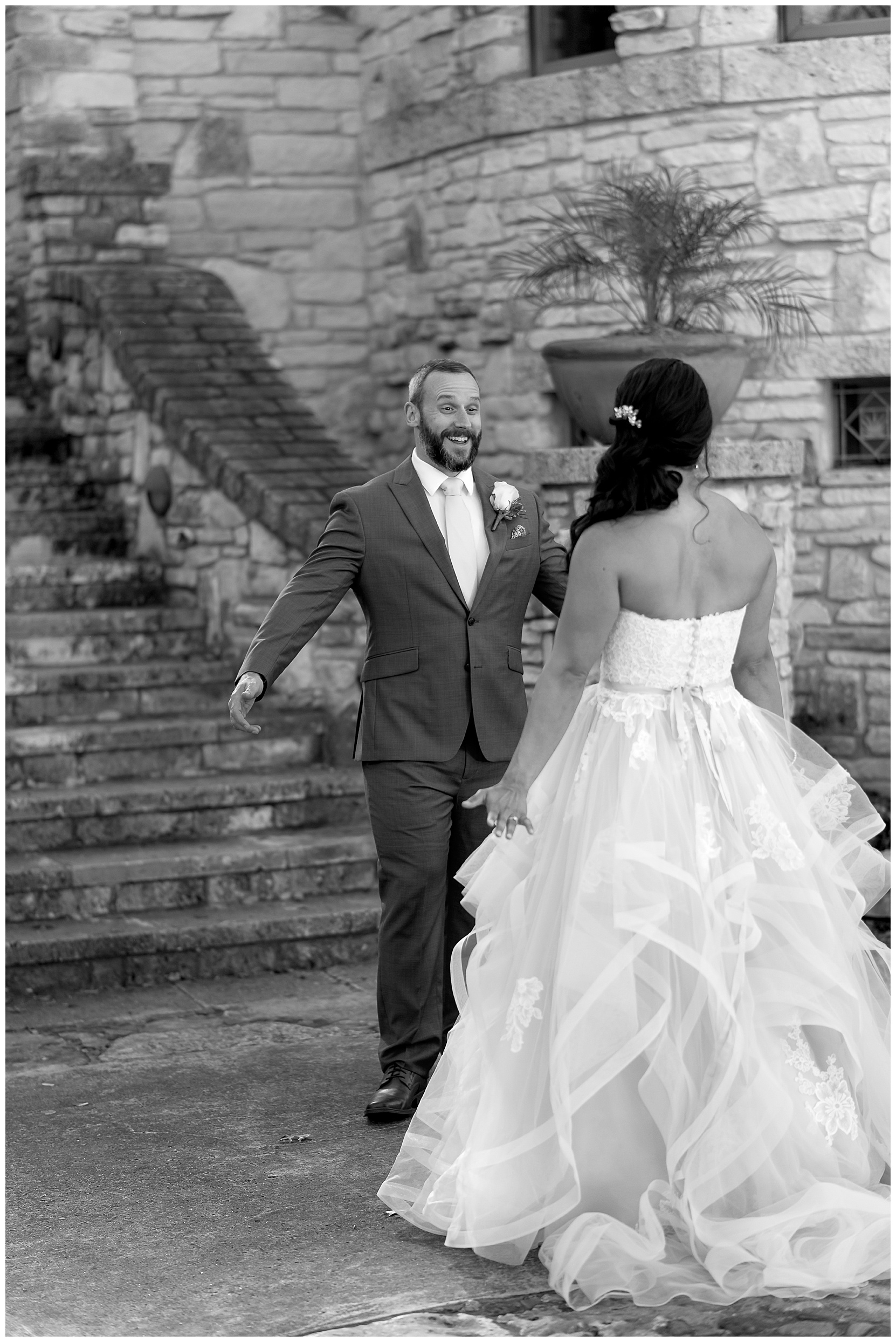 https://hellophotographyaustin.com/wp-content/uploads/2021/04/Driftwood-Wedding-Austin-Wedding-Photography-Hello-Photography-5.jpg