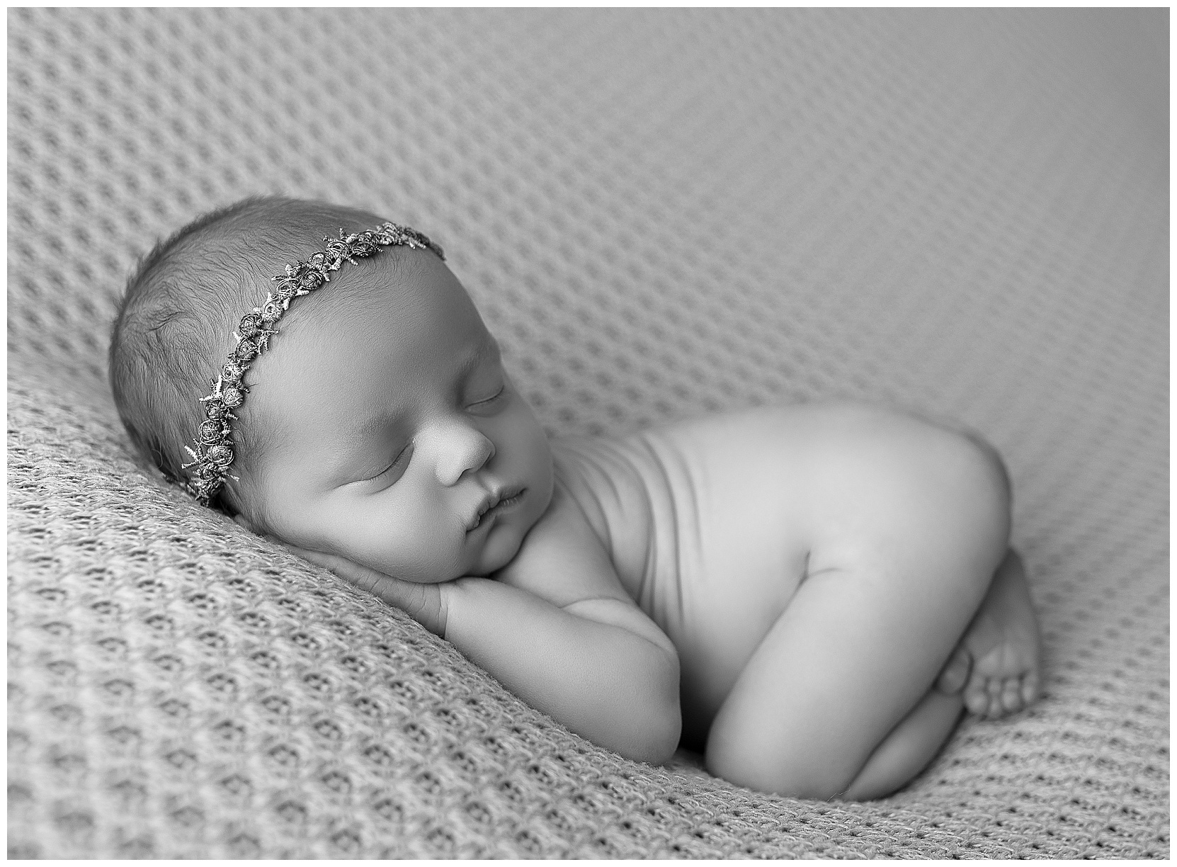 newborn baby pictures black and white