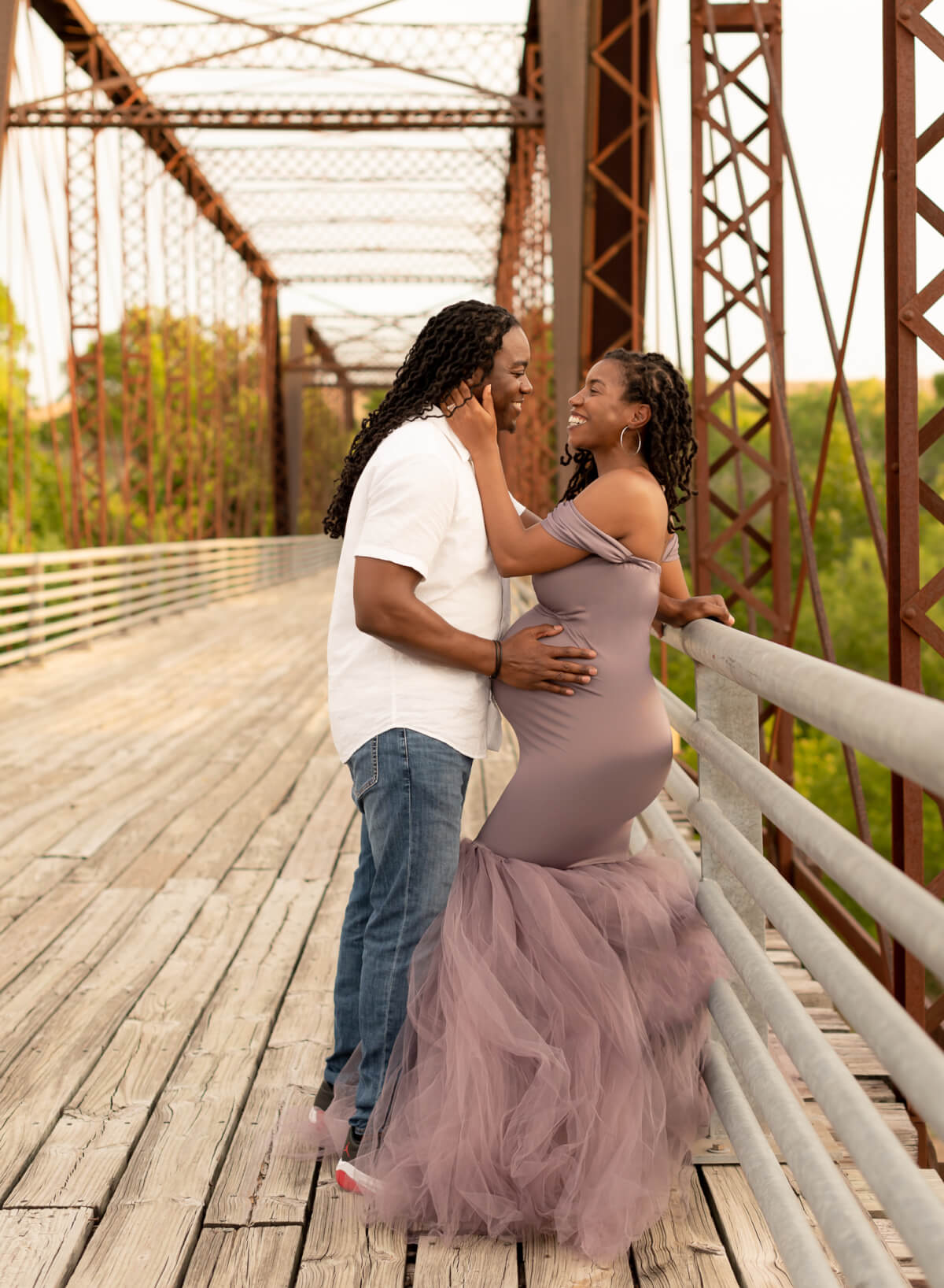 maternity photographer Richard Moya Park historic bridge Austin Texas couple blush gown